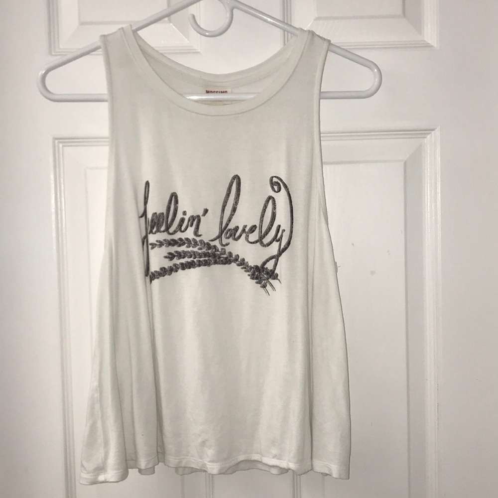 Mossimo M graphic tee 🍁